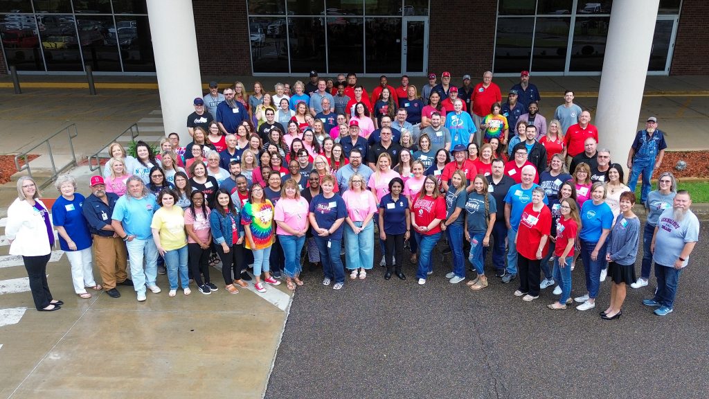 Seminole State College faculty and staff pose for a group photo.