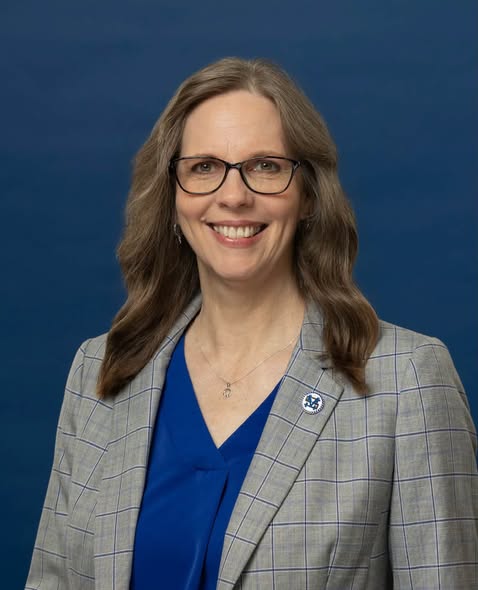 Portrait of Becky Henthorn